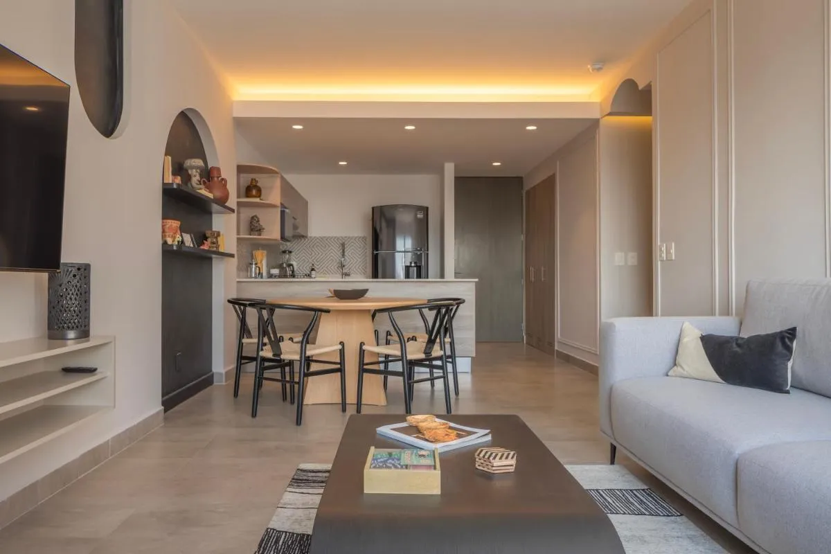 Image 5 of Elegant Condo in Polanco with Pool, Sauna, Jacuzzi & Gym