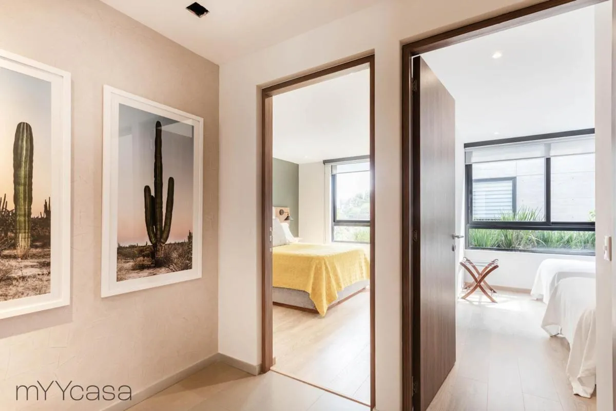 Image 5 of Enchanting Apartment, 1 Block from Fuente de Cibeles – Colima