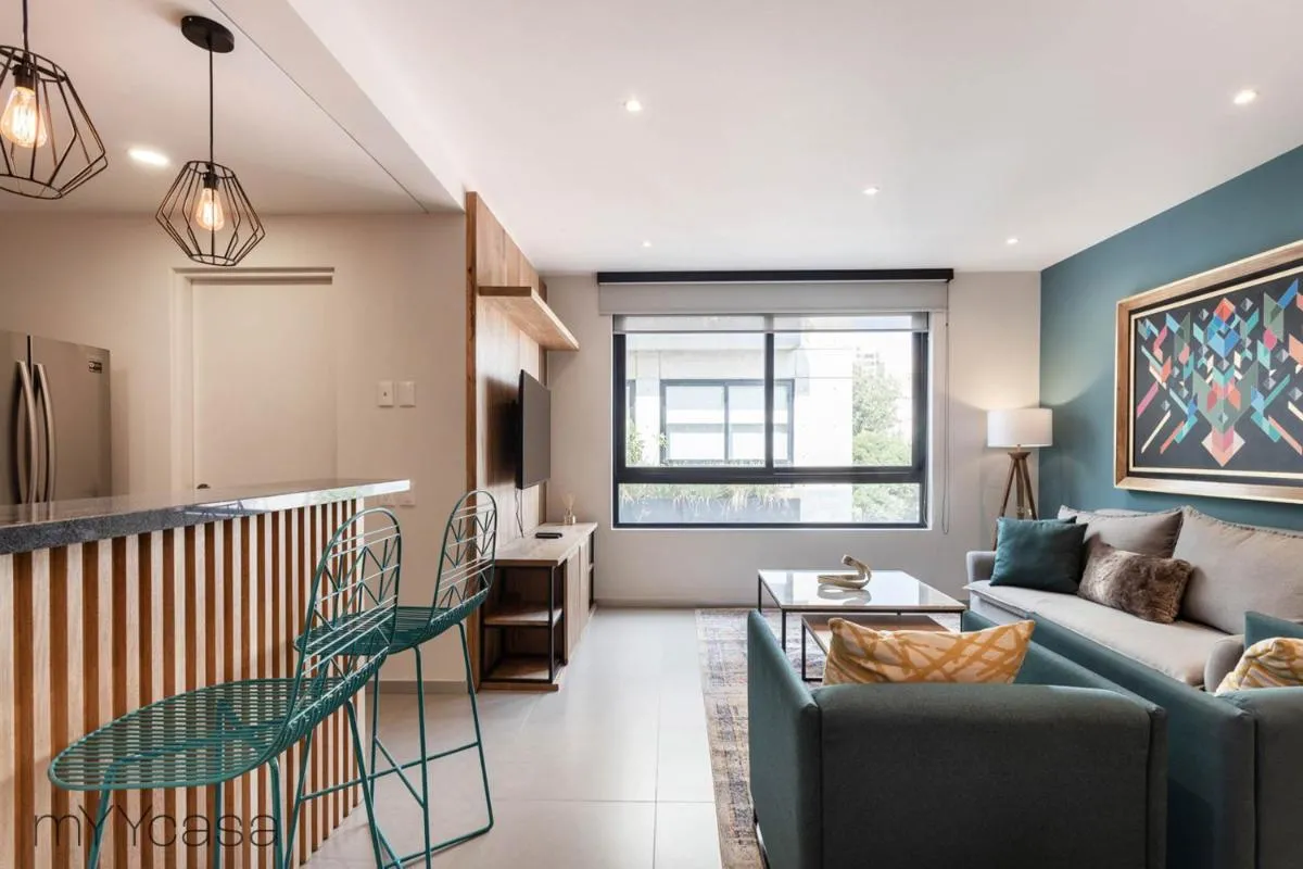 Image 4 of Enchanting Apartment, 1 Block from Fuente de Cibeles – Colima