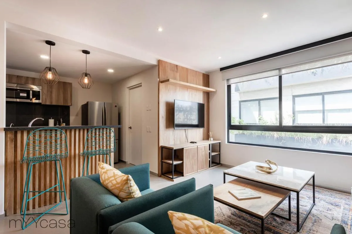 Image 3 of Enchanting Apartment, 1 Block from Fuente de Cibeles – Colima
