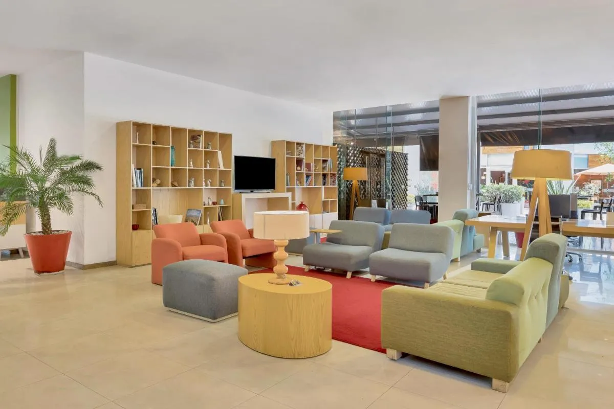 Image 2 of Fiesta Inn Insurgentes Sur