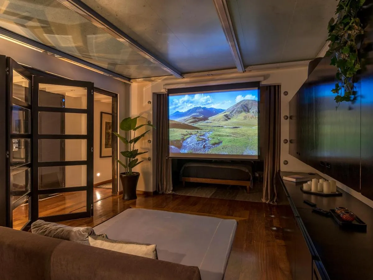 Image 4 of Grand Cinema & Jacuzzi Appartment