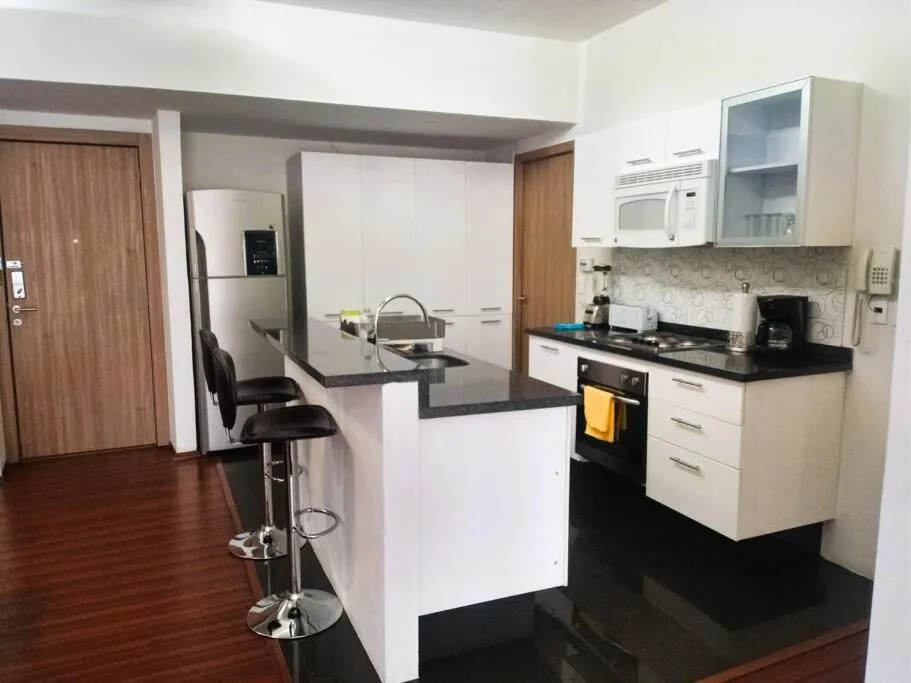 Image 4 of High-Rise Reforma Apartment , 2BDR, 2BATH,