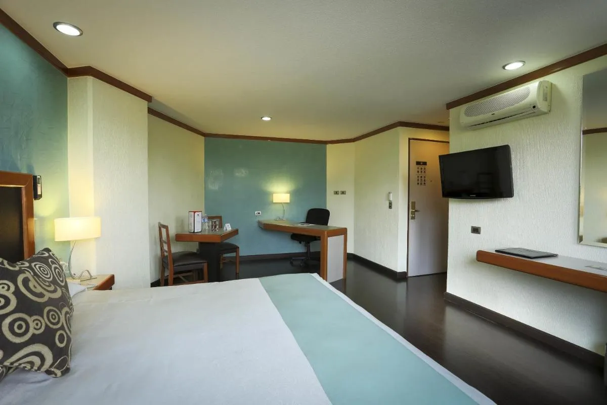 Image 4 of Hotel Abastos Plaza
