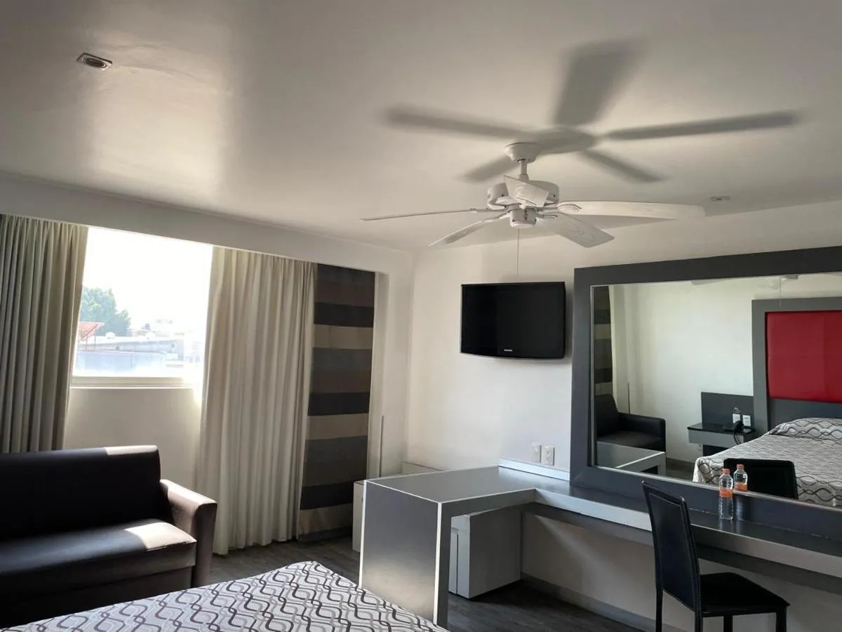 Image 2 of Hotel Atenas Plaza