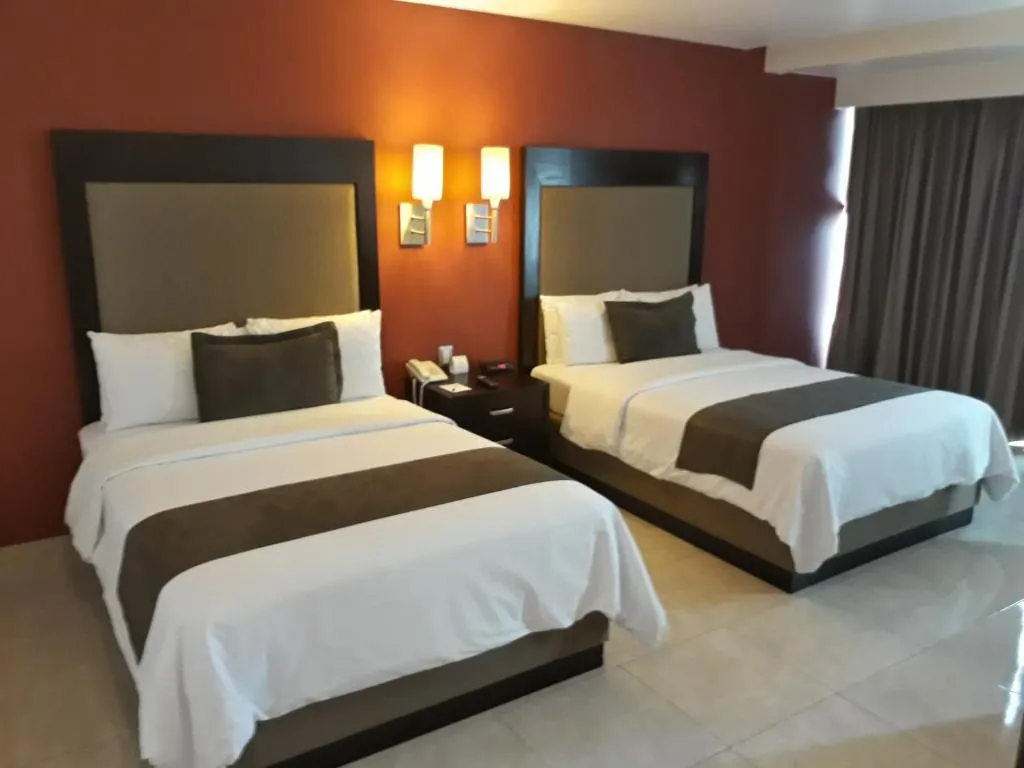 Image of Hotel & Suites PF