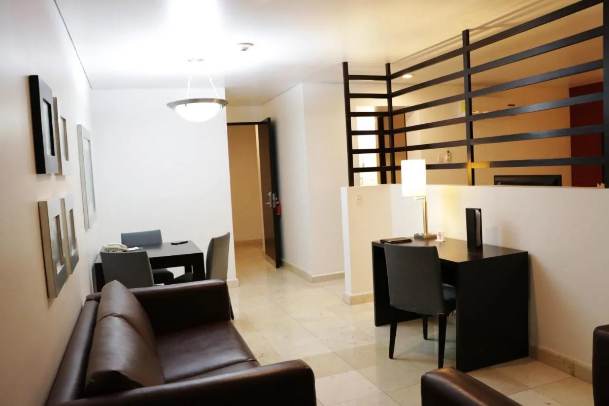 Image 4 of Hotel & Suites PF