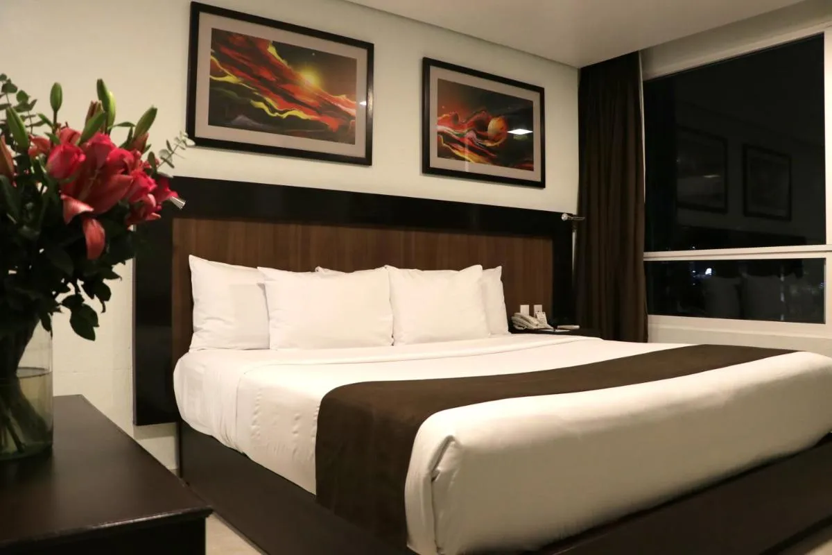 Image 5 of Hotel & Suites PF