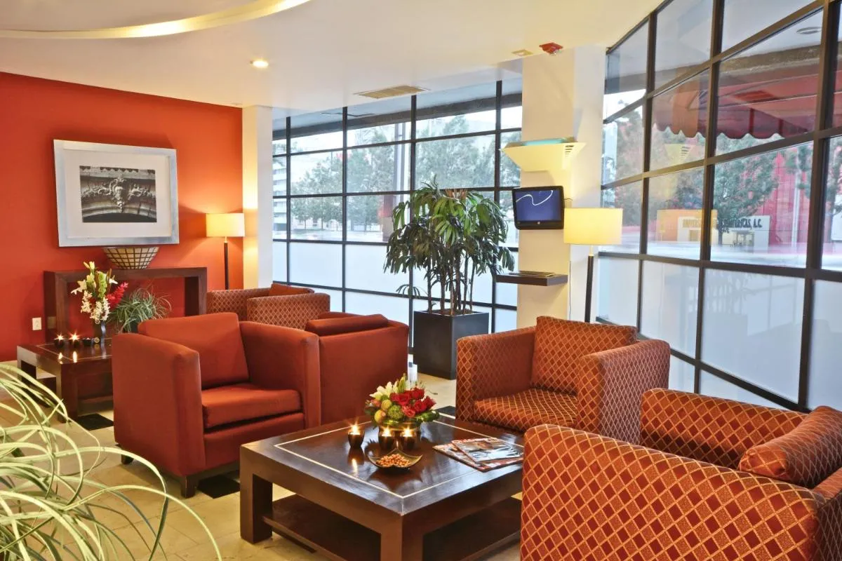 Image 2 of Hotel & Suites PF