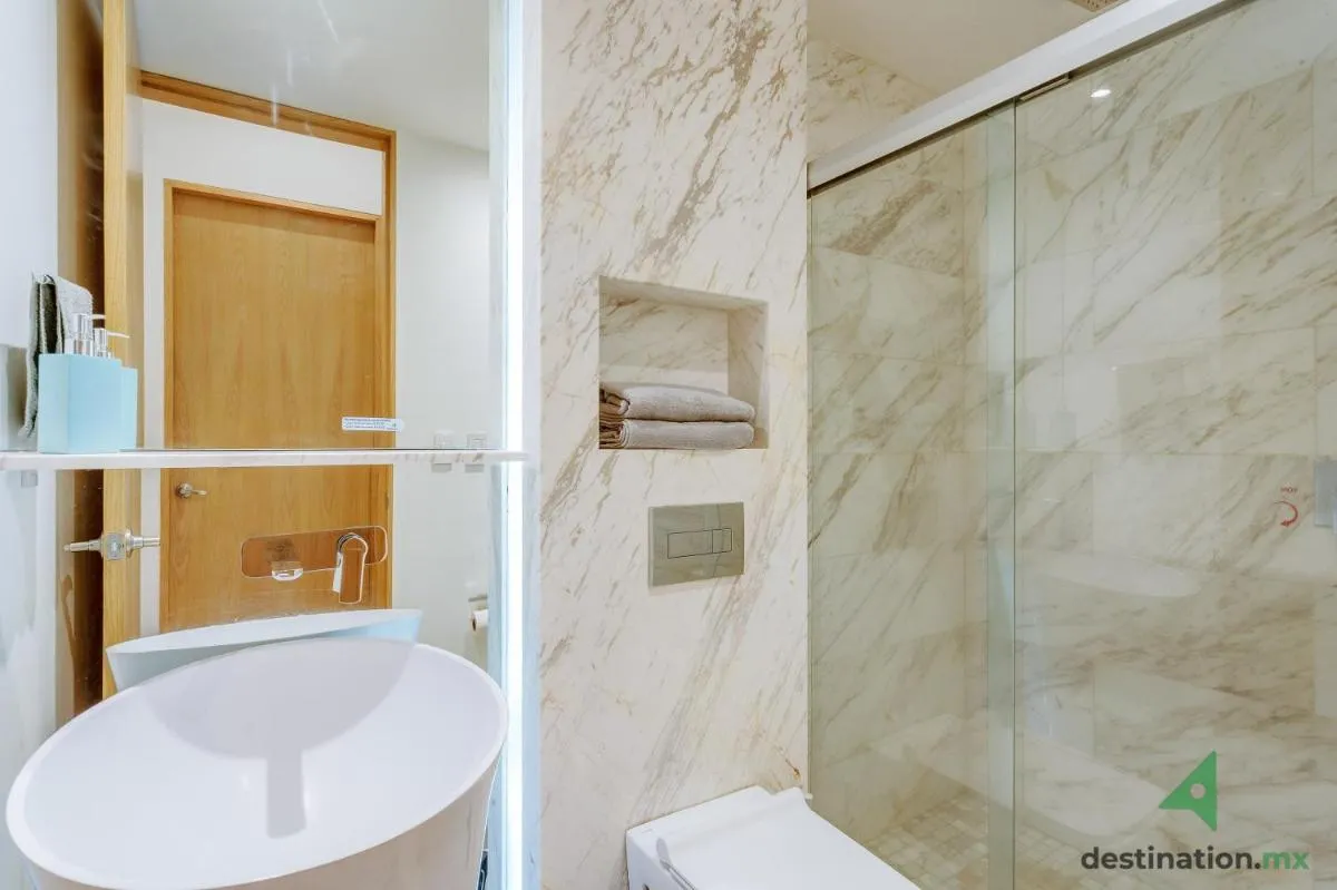 Image 2 of Lovely & Spacious Apartment with Pool & Gym in La Condesa – Icon