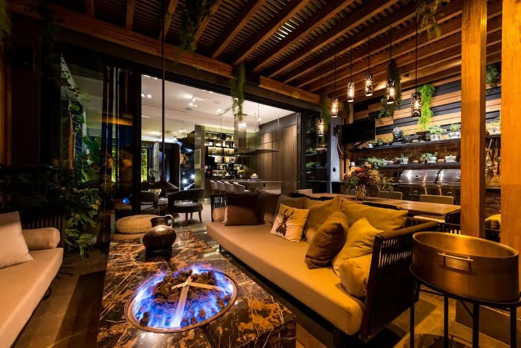 Image 2 of Luxurious Penthouse Oasis