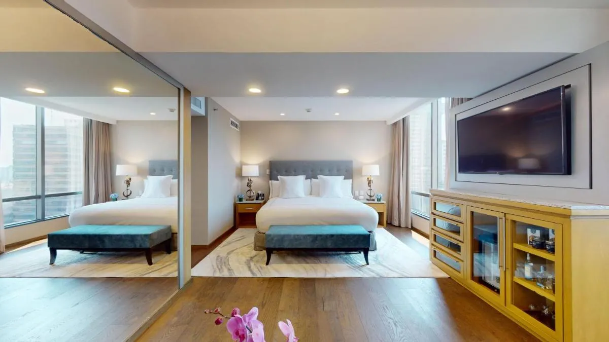 Image 1 of Marquis SkySuites