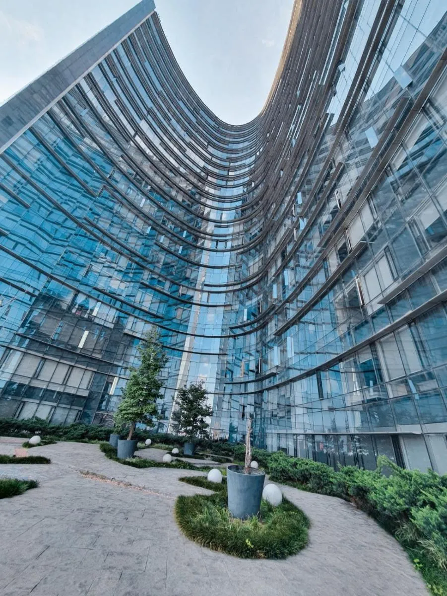 Image 6 of On Paseo de la Reforma, great location, luxurious, pool, gym, AC