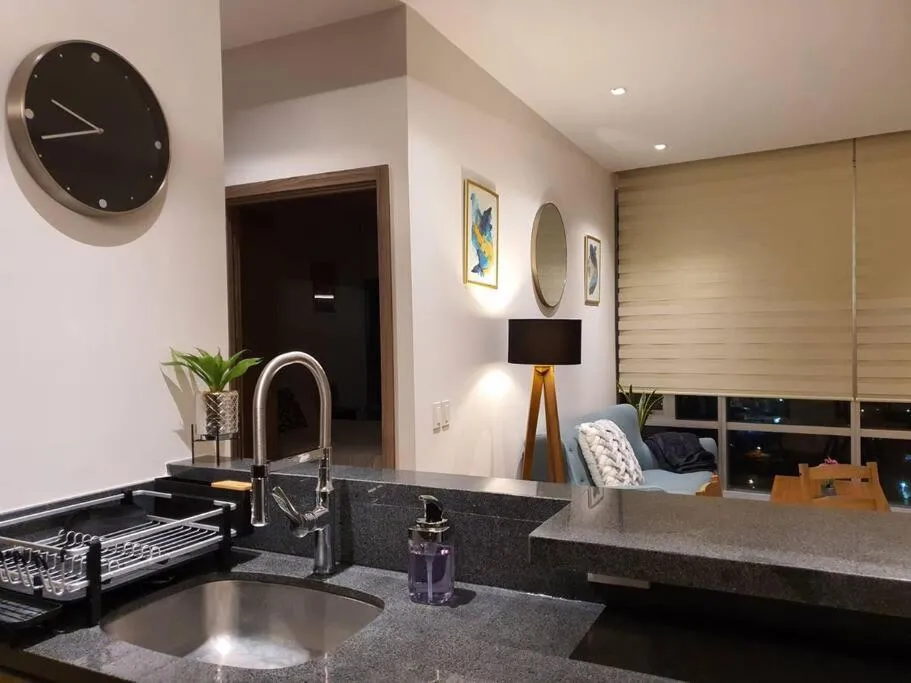 Image 2 of Orange & Green Apartment – HP Sur