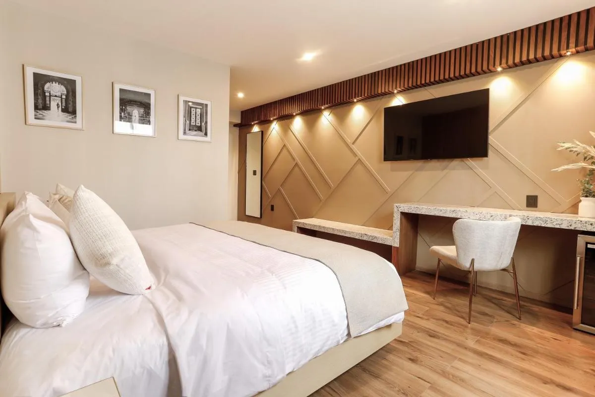 Image 2 of Reforma Capital Inn