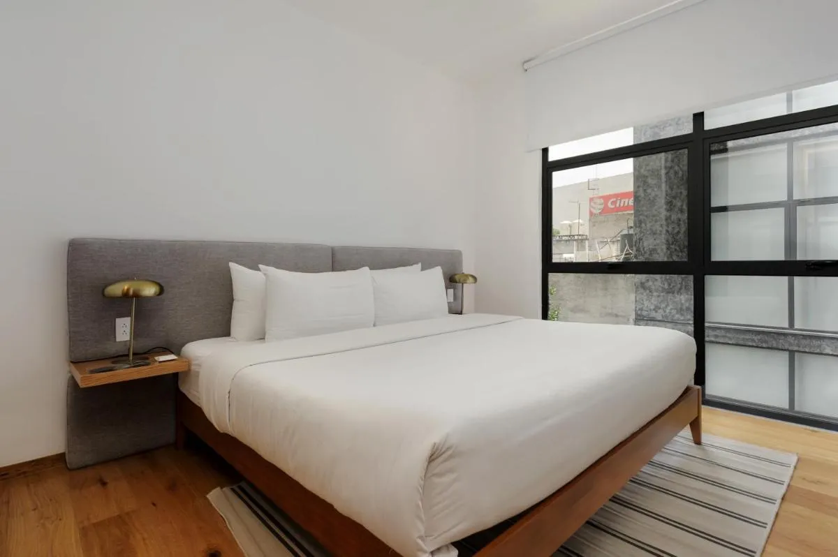 Image 6 of Resplendent 2BR in Roma Norte