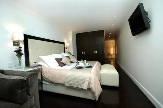 Image 6 of SUITES LONDRES 212