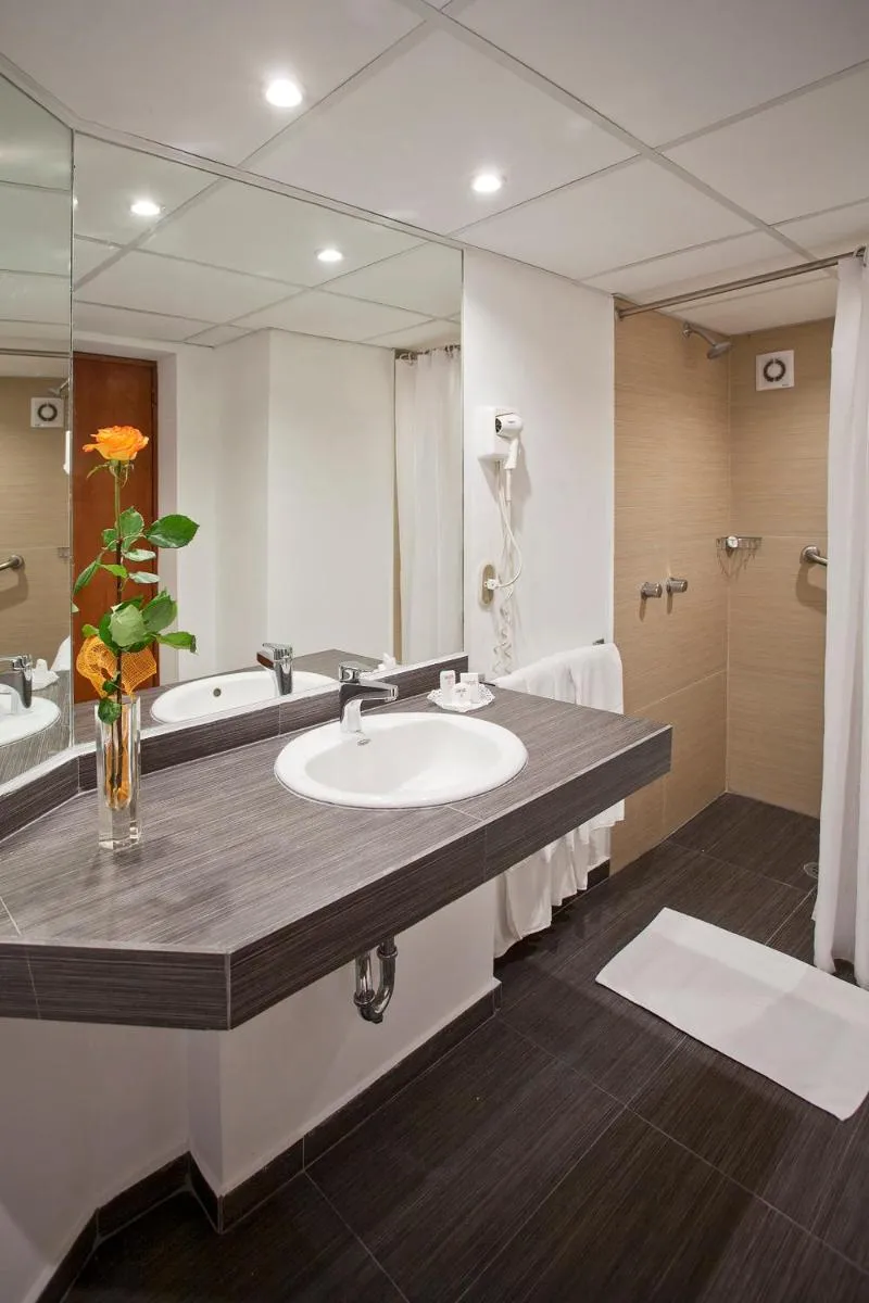 Image 3 of Stanza Hotel