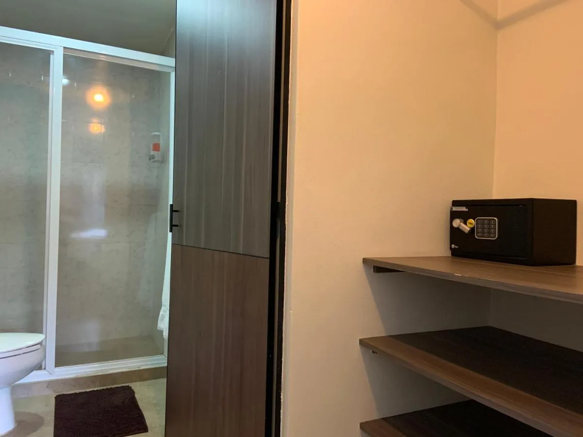 Image 2 of Star Suites México