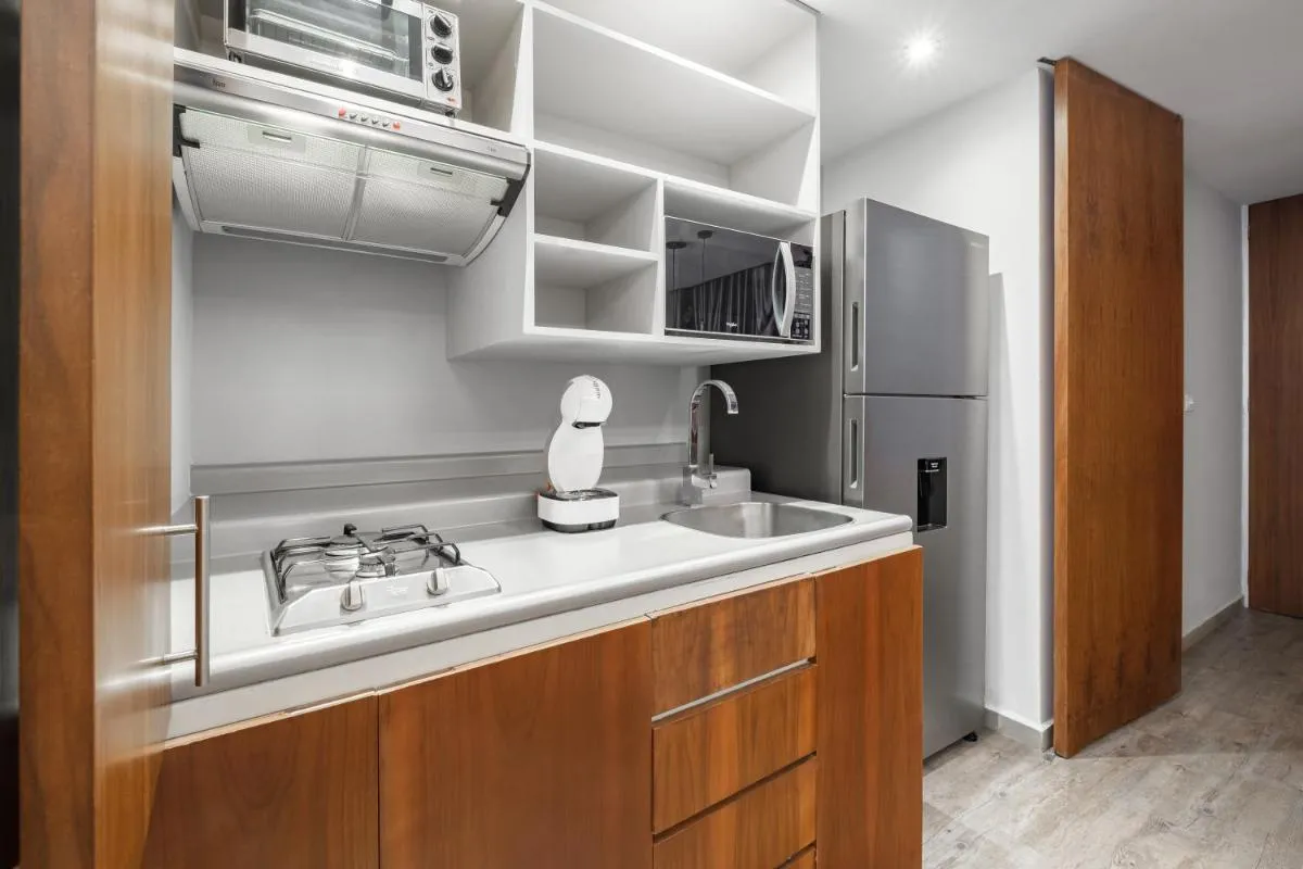 Image 2 of Urban Getaway, Trendy Polanco, Home Office