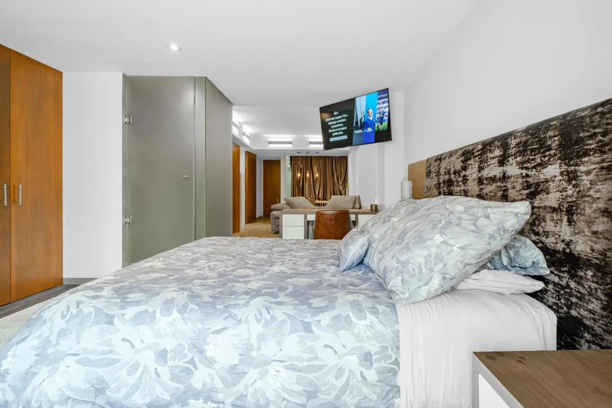 Image 6 of Urban Getaway, Trendy Polanco, Home Office