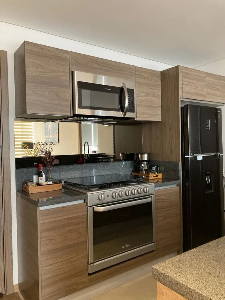 Image 5 of Yellow & Blue Apartment HP – Sur