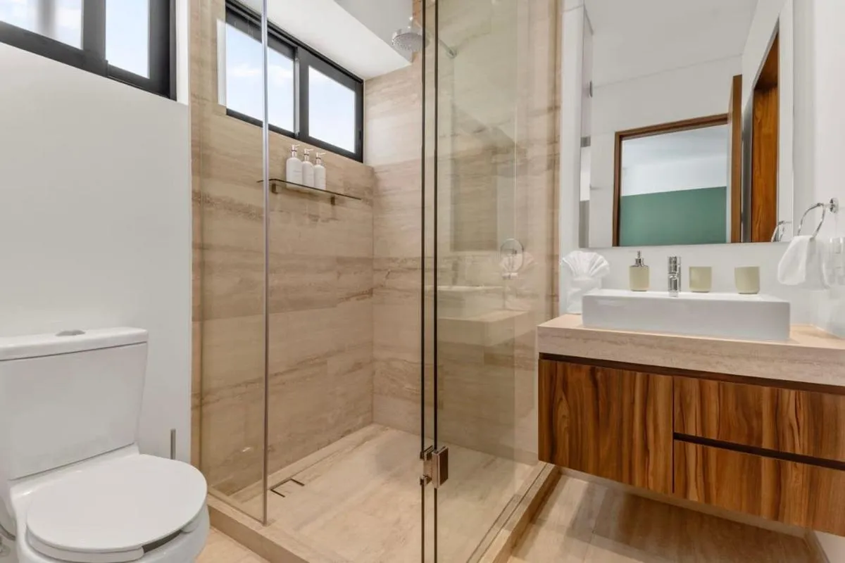 Image 2 of 23-401 Luxury 2br 2 5baths in Prime Roma Norte