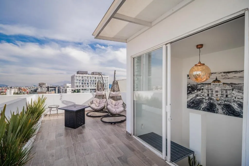 Image of 3-Floor Penthouse Private Roof Garden High Speed Wi-Fi 500MB Air-Conditioning Pool & Gym