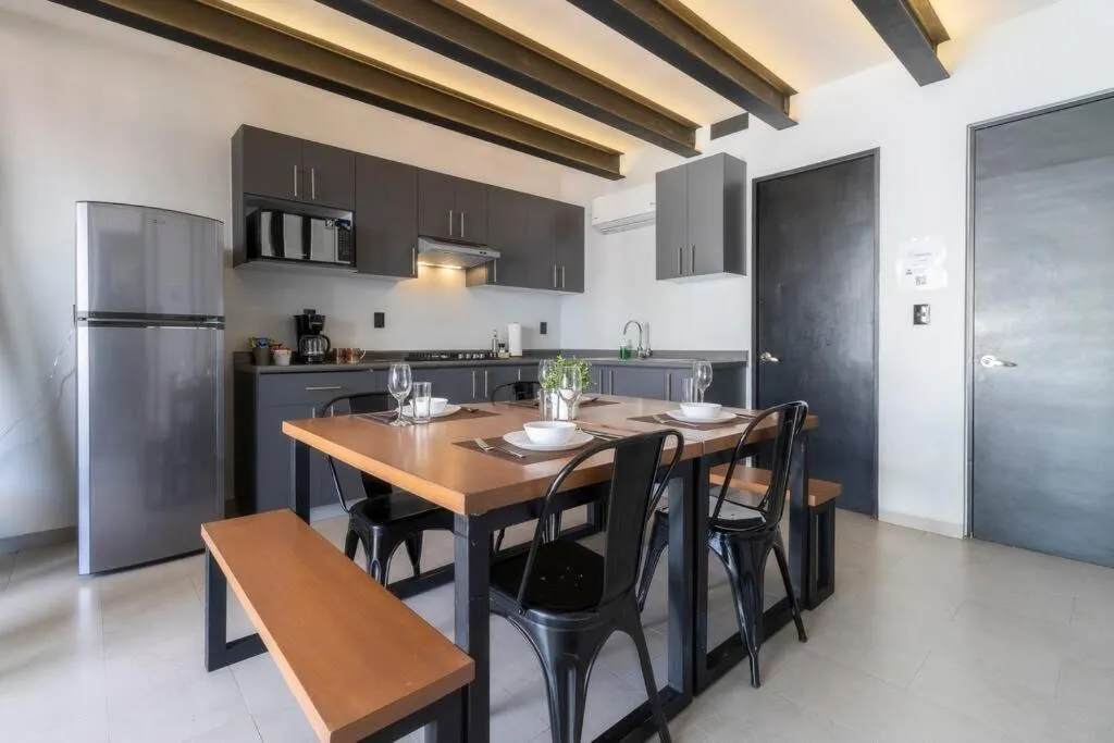 Image 3 of 3Ph Amazing 2Bdrm 2bath private terrace fits 10