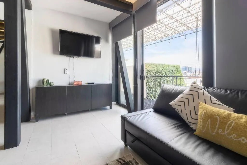 Image 4 of 3Ph Amazing 2Bdrm 2bath private terrace fits 10