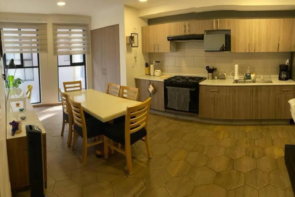 Image 2 of CENTRAL APARTMENT IN THE HEART OF MEXICO CITY