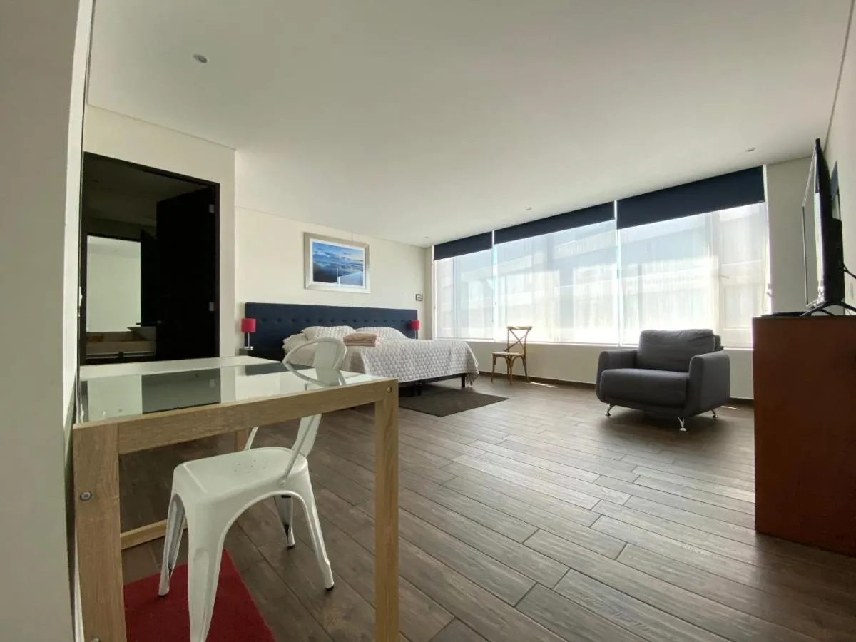 Image 4 of Chicago Suites WTC