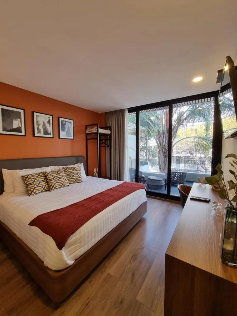 Image 1 of Condesa Cibel