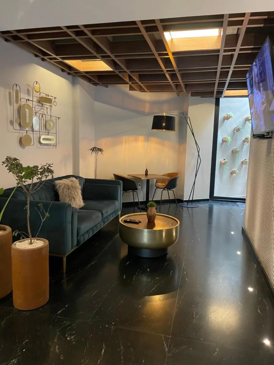 Image 4 of Condesa Cibel
