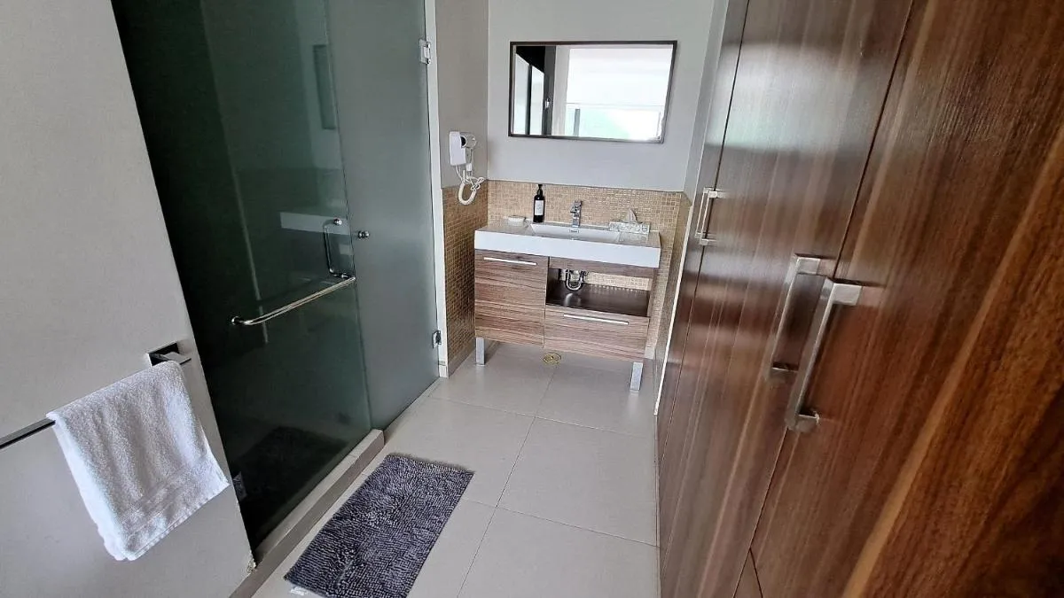 Image 2 of Condominio Villalongin 196