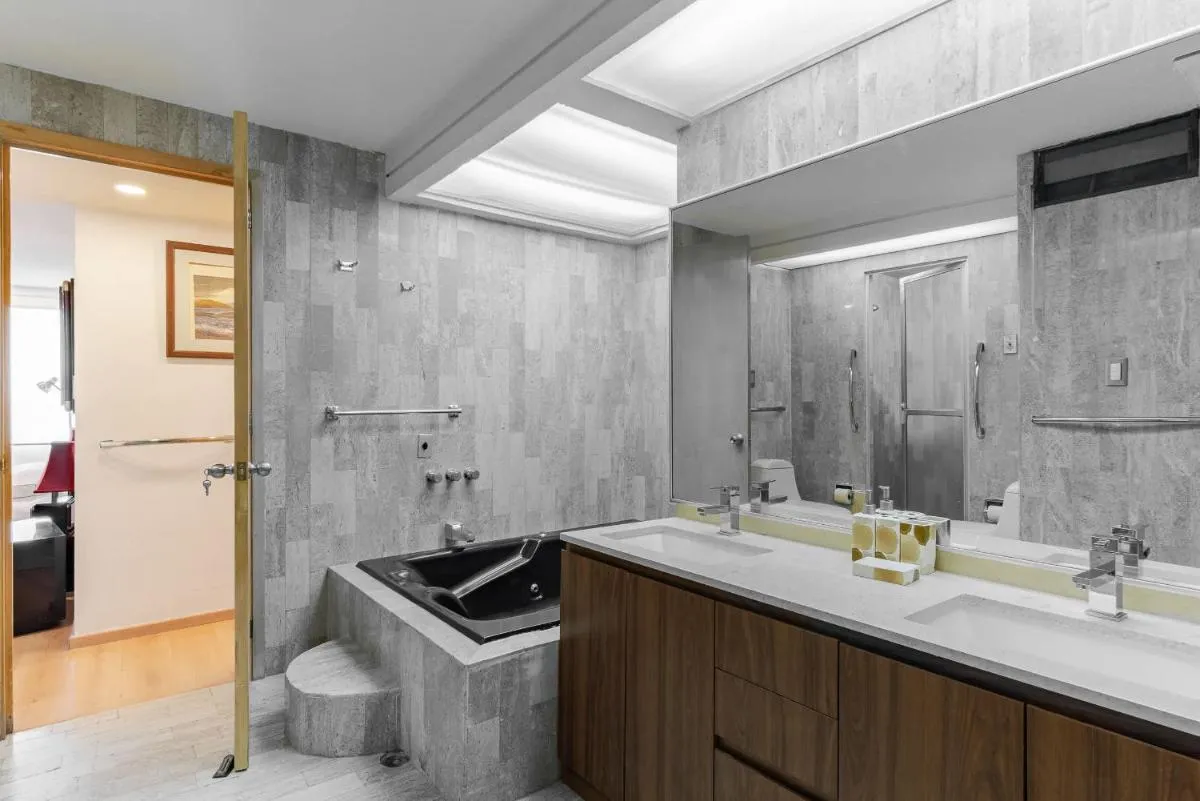Image 2 of Elegant penthouse in Lomas de Chapultepec