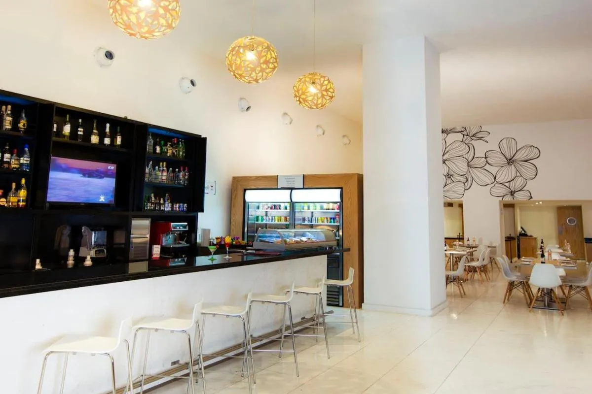 Image 3 of Fiesta Inn Express Naucalpan