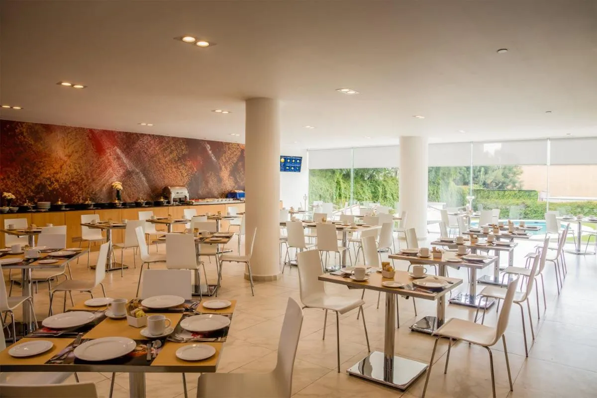 Image 4 of Fiesta Inn Express Perinorte