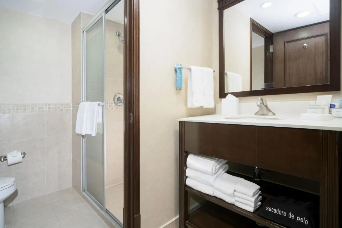 Image 2 of Hampton Inn & Suites Mexico City – Centro Historico
