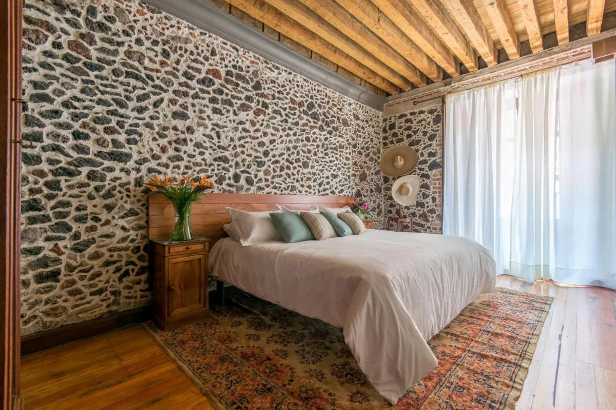 Image 1 of Historic Suite w balconies to Cathedral & Rooftop CASA SAUTO 5