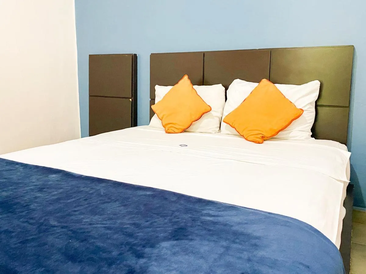 Image 2 of Hotel Amigo Suites