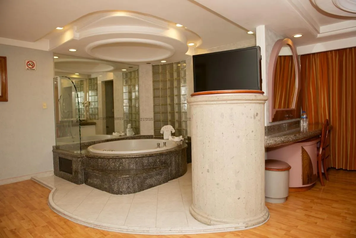 Image 2 of Hotel Cuba