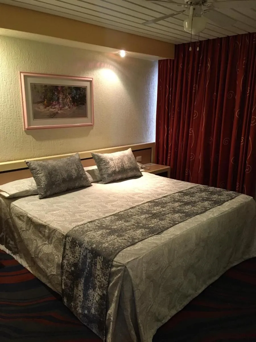 Image 3 of Hotel Fleming