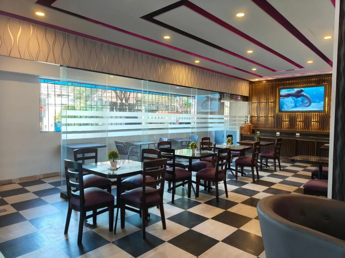 Image 4 of Hotel Max