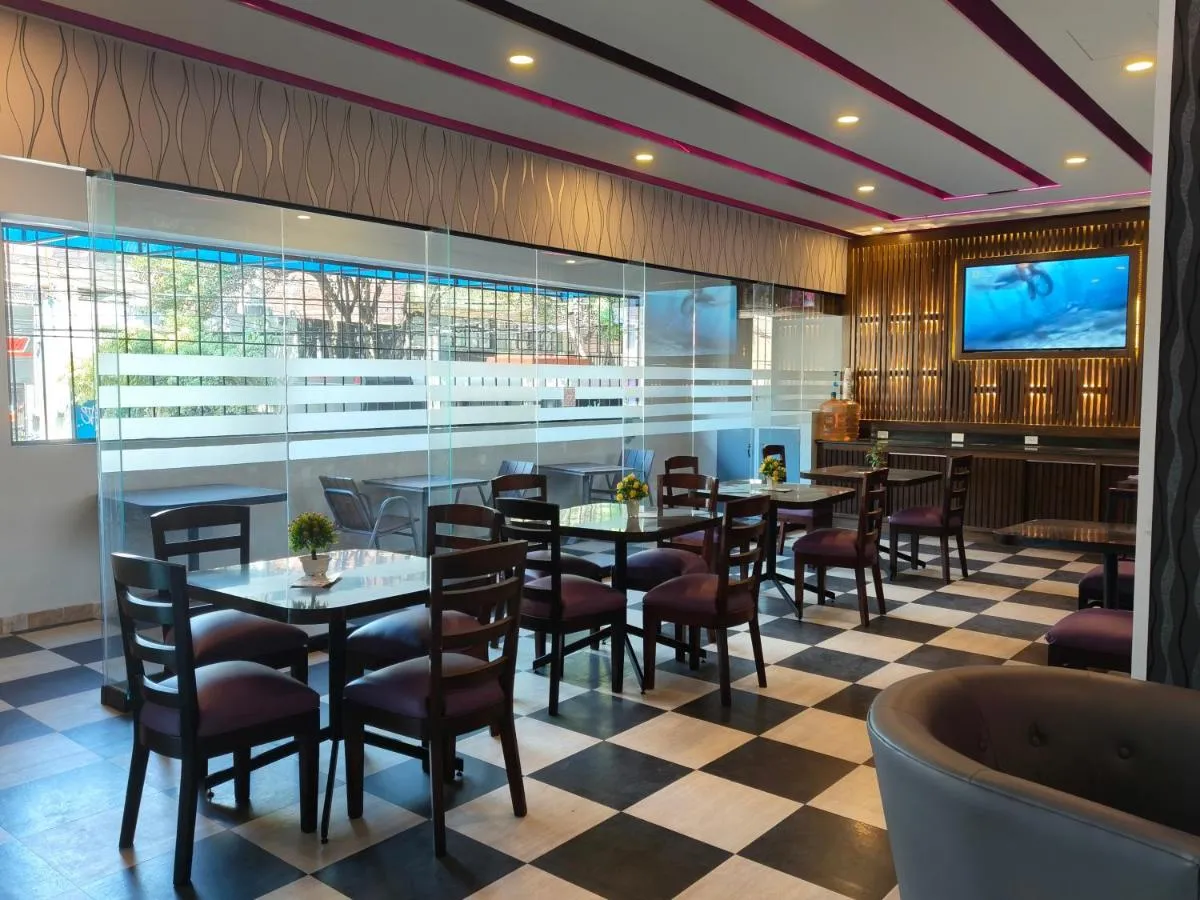 Image 3 of Hotel Max