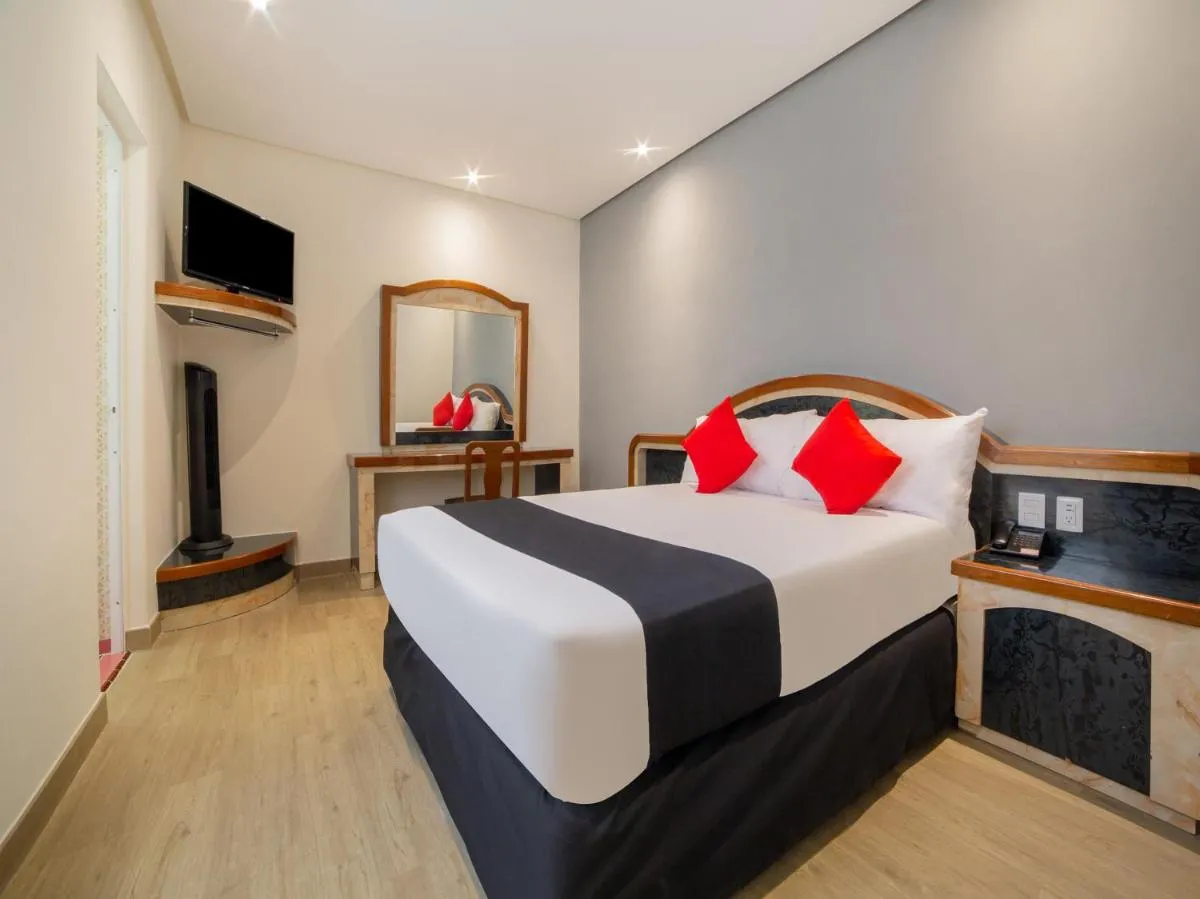 Image 1 of Hotel Monarca