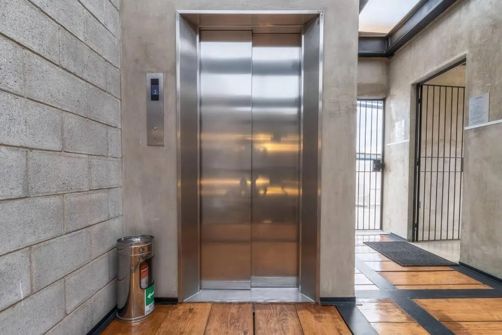 Image 4 of L104 New Studio apt 2Bdrm 1bath fits 6 AC Rooftop L104 New Studio apt 2Bdrm 1bath fits 6 AC Rooftop
