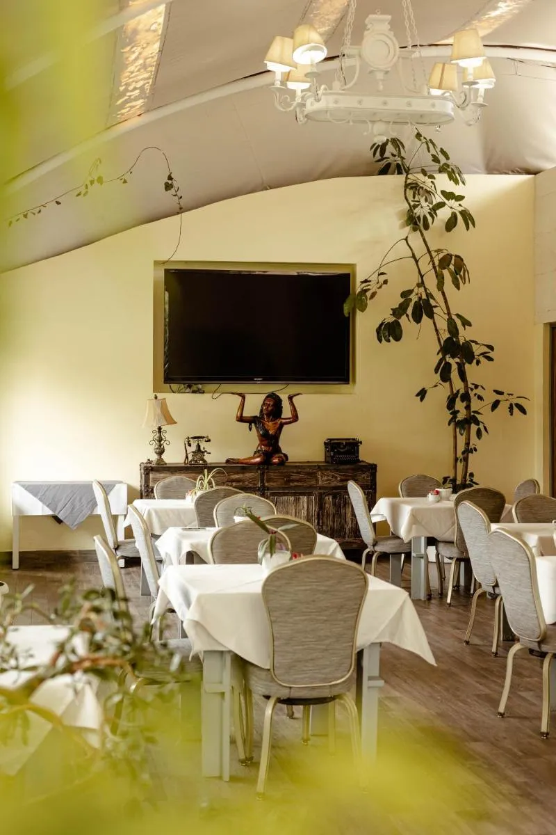 Image 4 of Maria Condesa