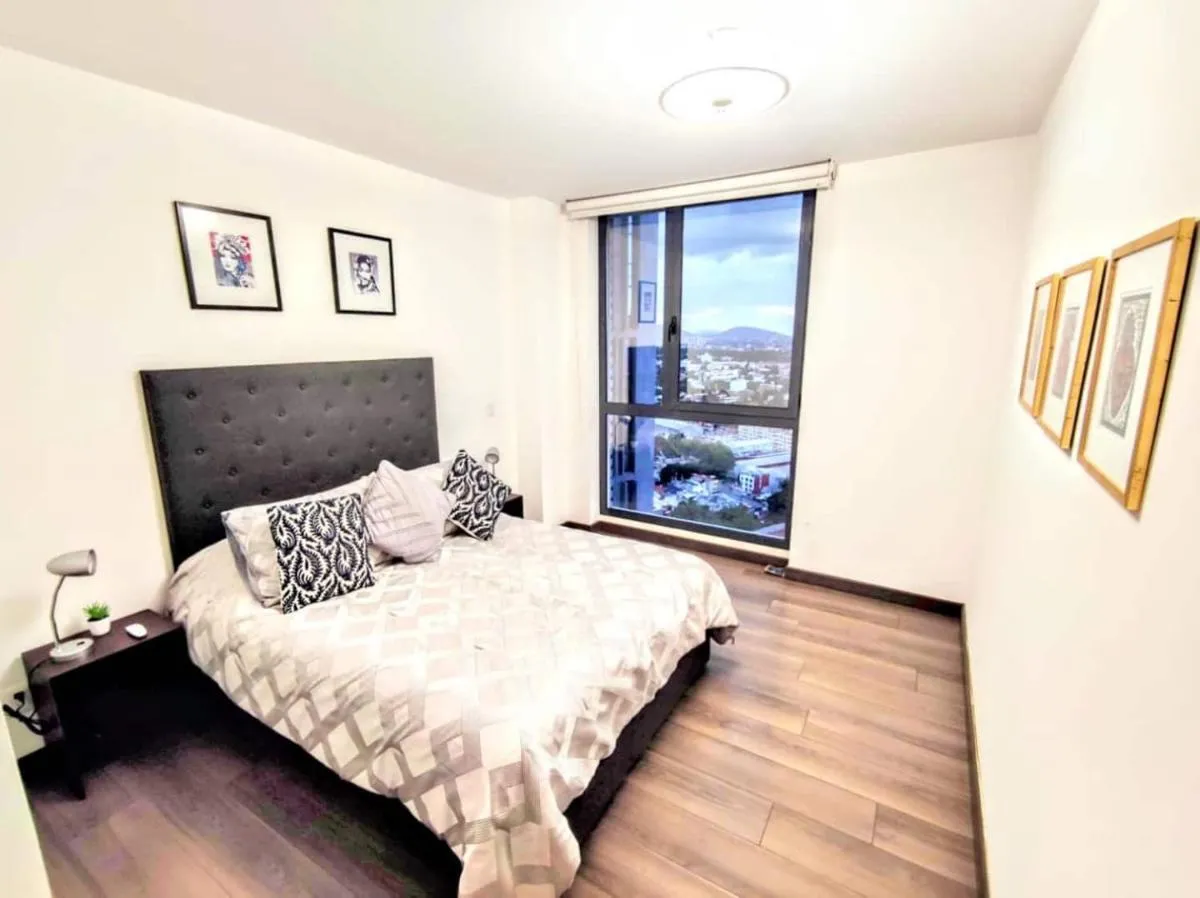 Image 1 of Modern Hi-rise Amazing Views, Pool & Hs Internet!