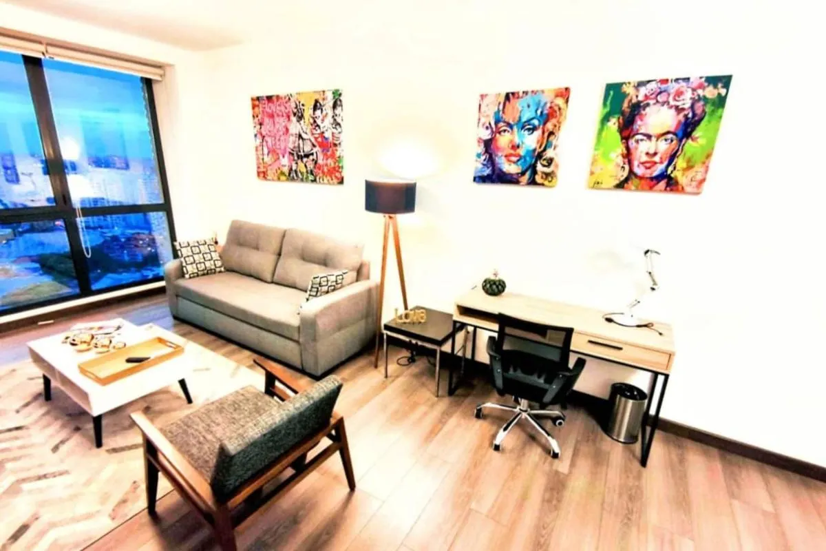 Image 4 of Modern Hi-rise Amazing Views, Pool & Hs Internet!
